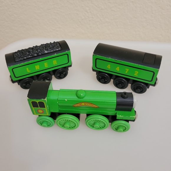 Thomas Wooden Railway 1999 Flying Scotsman LNER 4472 Train Set - RARE! - Picture 1 of 10